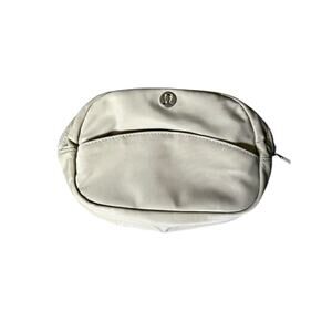 NWOT lululemon city essentials pouch 2L Raw Line